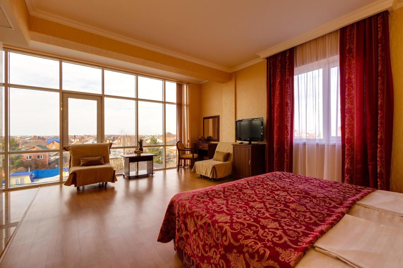 Vizit Hotel Krasnodar Esterno foto